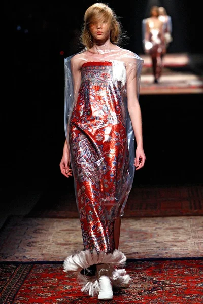 Look 19